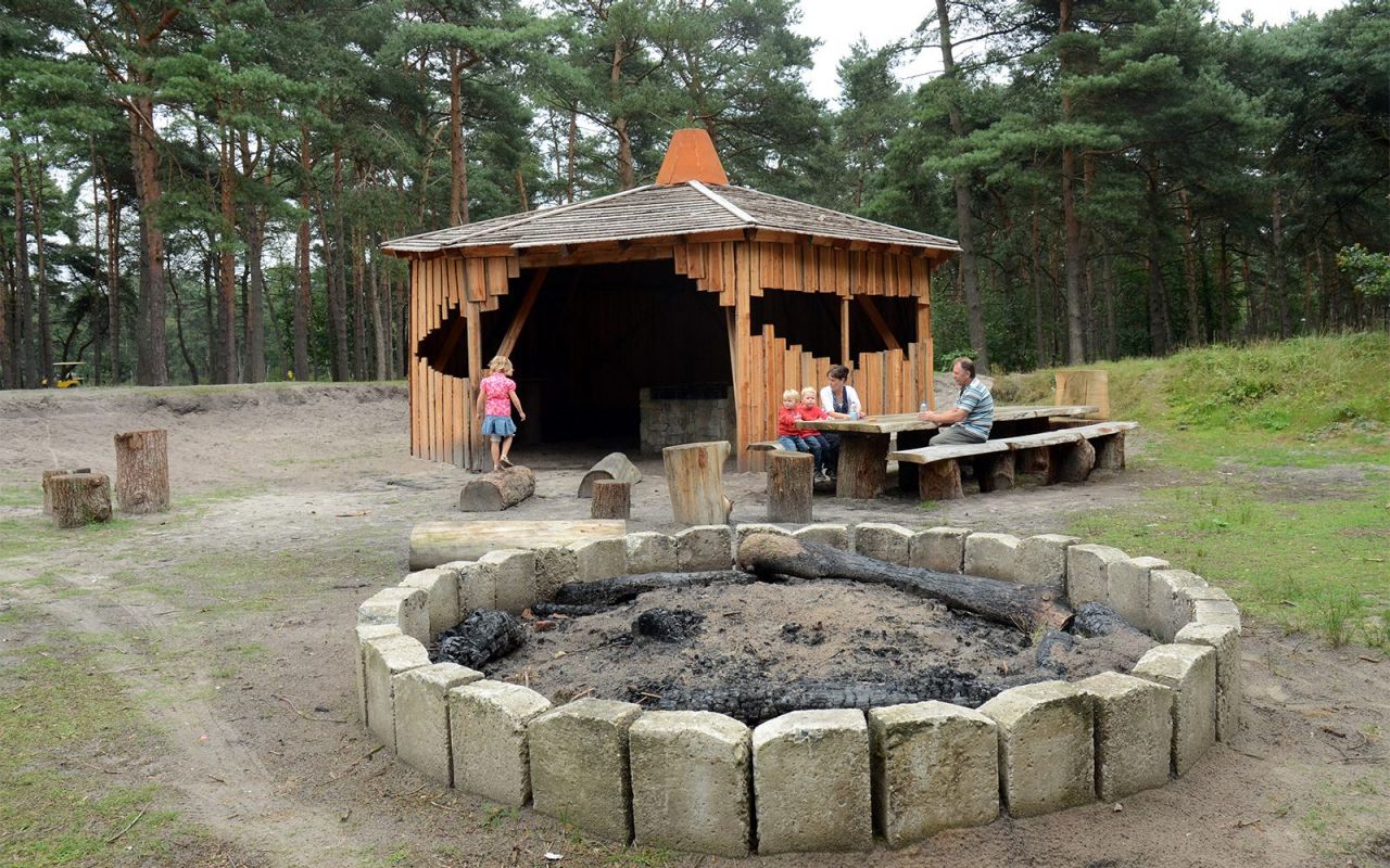 Barbeque en vuurhut